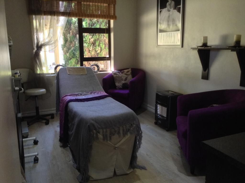 12 On Vaal Drive Guesthouse Vanderbijlpark Buitenkant foto