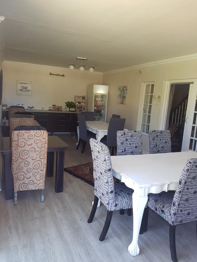 12 On Vaal Drive Guesthouse Vanderbijlpark Buitenkant foto
