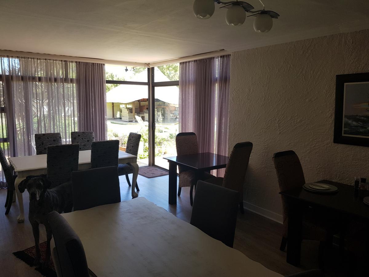 12 On Vaal Drive Guesthouse Vanderbijlpark Buitenkant foto