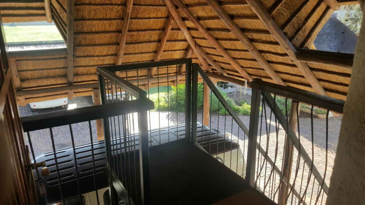 12 On Vaal Drive Guesthouse Vanderbijlpark Buitenkant foto